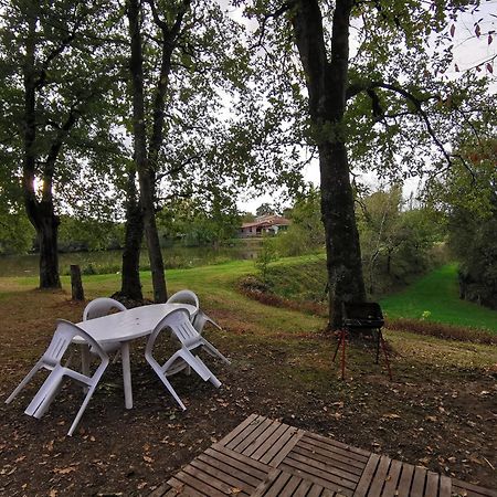 Camping De La Chagnee Saint-Aubin-le-Cloud 客房 照片