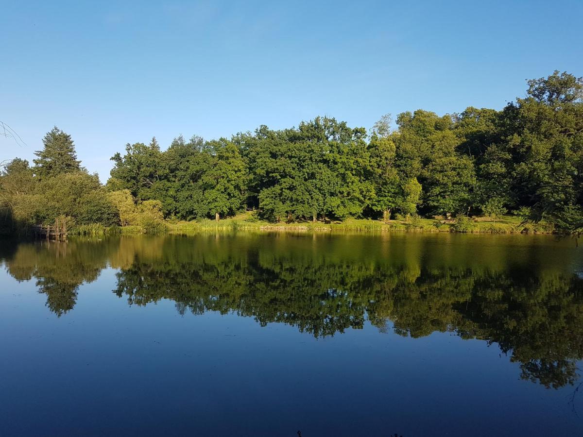 Camping De La Chagnee Saint-Aubin-le-Cloud 外观 照片