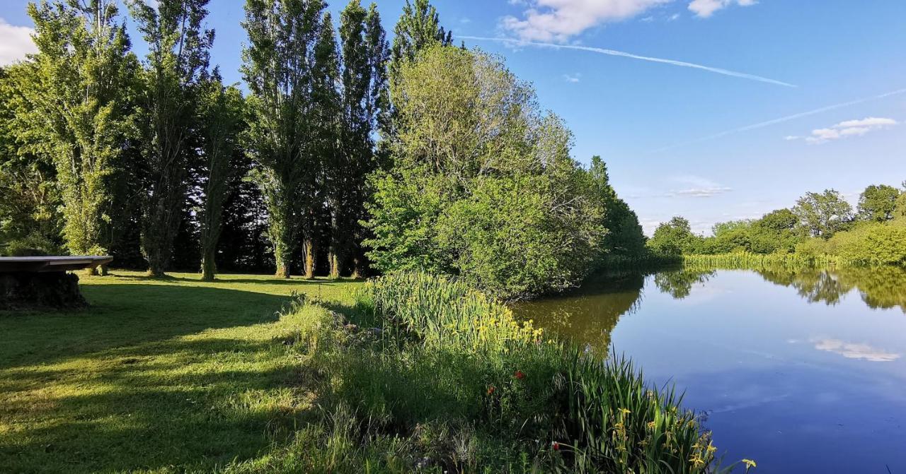 Camping De La Chagnee Saint-Aubin-le-Cloud 外观 照片