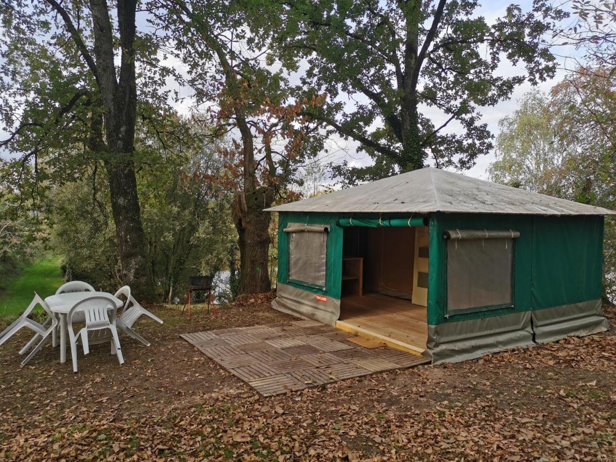 Camping De La Chagnee Saint-Aubin-le-Cloud 外观 照片